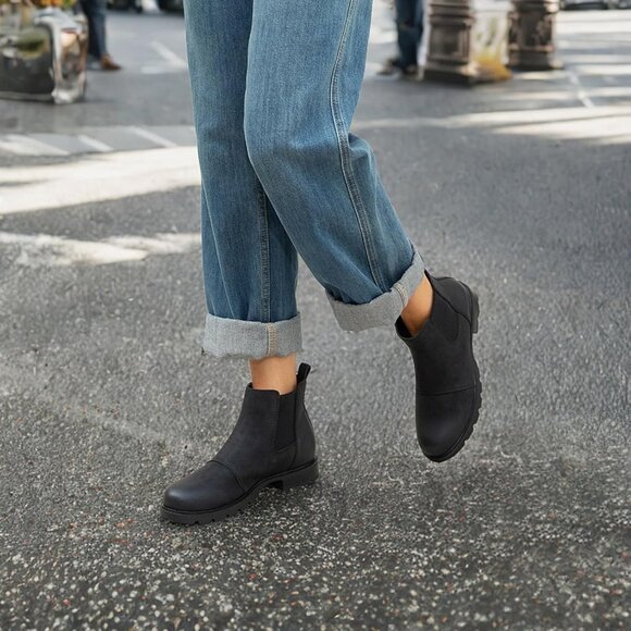 Chic Women's Chelsea Boots - Low Heel Slip-On Ankle Booties in Black, Size 8.5 - Picture 6 of 6